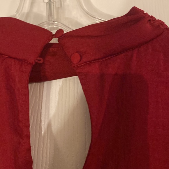 Red 1 state satin-y red long sleeve top size medium - Picture 6 of 7